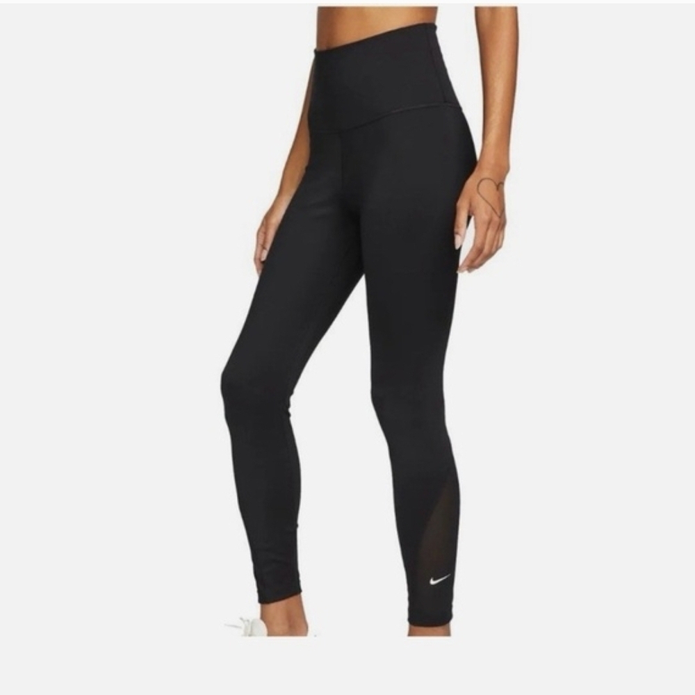 Nike Black High-Waisted Leggings